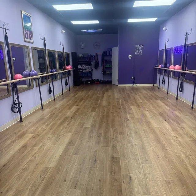 Studio B barre room at Ascendance with mirrors and ballet barres
